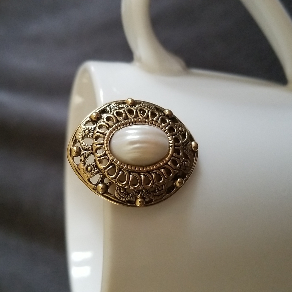Vintage Faux Pearl Clip On Earring